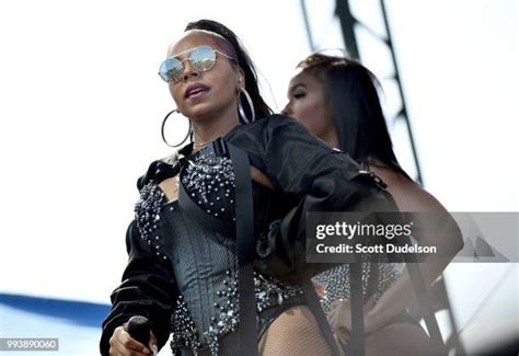 Rapper Ashanti Photos And Premium High Res Pictures Getty Images