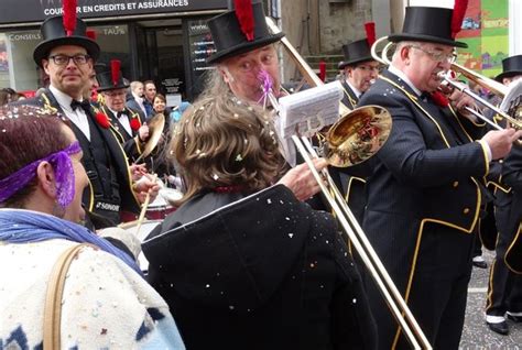 Ans Que Les Gueules S Ches Agitent Le D Fil Du Carnaval De Limoges