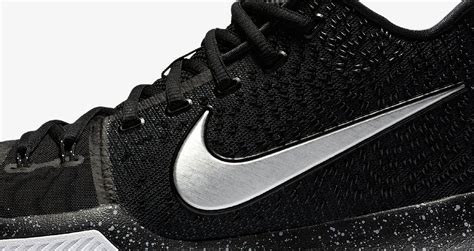 Nike Kyrie 3 'Black & Ice'. Nike SNKRS FI