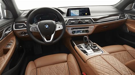 BMW 7 Series Interior Layout & Technology | Top Gear