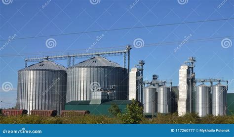 Silos En Acier Pour Les Installations De Stockage Et De Traitement De