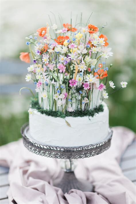 A Guide To Beautiful Wildflower Wedding Decor Ideas By Bride