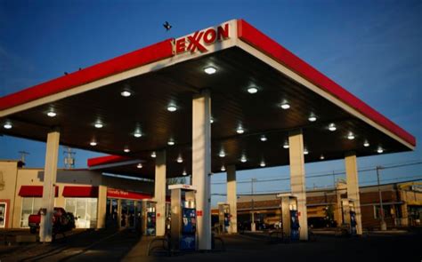 Exxon Mobil Reducen Su Beneficio Casi A La Mitad