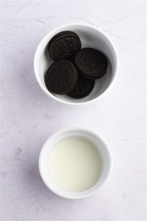 Oreo Mug Cake (Easy Recipe) - Insanely Good