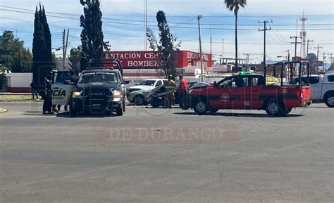 Vehículo se impacta contra patrulla de Policía Municipal en avenida