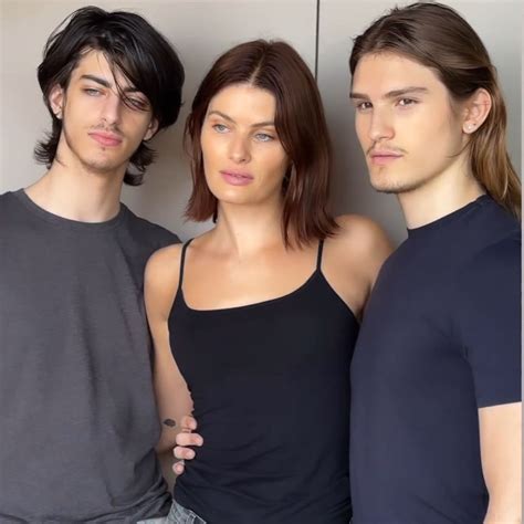 Eles Cresceram Isabeli Fontana Posa Com Os Filhos E Semelhança