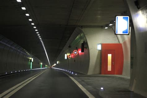 Deux Personnes Gri Vement Bless Es Dans Le Tunnel Du Mont Terri