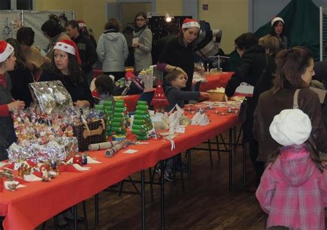 Un marché de Noël très fréquenté