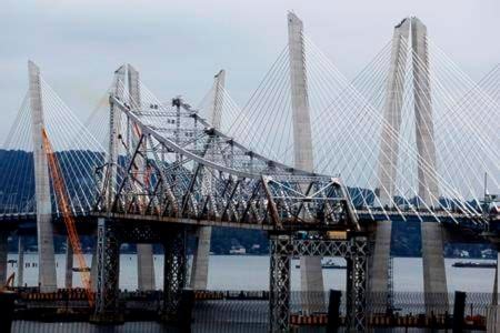 Governor, Hillary Clinton open new Hudson River bridge - Red Deer Advocate