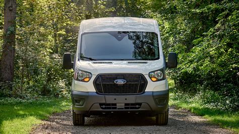 2023 Ford Transit: Choosing the Right Trim - Autotrader