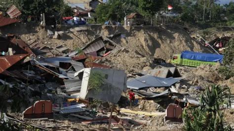 Endonezya Da Deprem Ve Tsunami Bir Sitede Den Fazla Ki I Lm