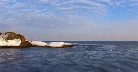 Premium Photo Aerial View Overlooking The Seascape And Tokarev Lighthouse