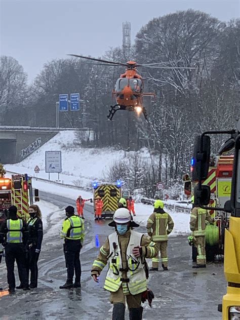 Hubschraubereinsatz Sechs Verletze Nach Schwerem Unfall Auf Der A3