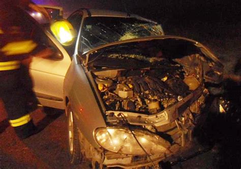 LA VIDRIERA DE LEONES ACCIDENTE ENTRE COLECTIVO Y AUTO EN RUTA 9 EN EL