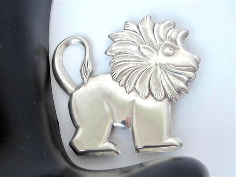 Sterling Silver Lion Pin 10 Gms Of Delightful Vintage Jewelry