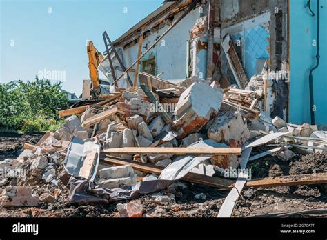 Edificio De Ladrillo Demolido Fotograf As E Im Genes De Alta Resoluci N