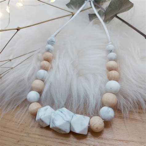 Collier D Allaitement En Bois Et Silicone Pimpante Panoplie