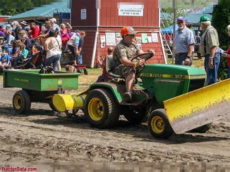 John Deere 317 Tractor Photos Information