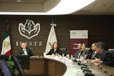 Issste On Twitter La Directora De Administraci N Y Finanzas Almendra