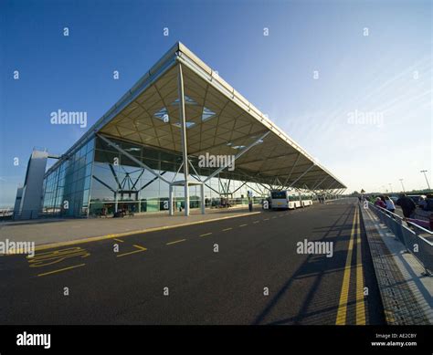 Stansted airport terminal building Stock Photo - Alamy