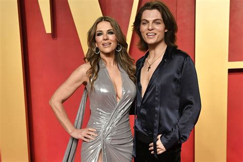 Elizabeth Hurley Sobre Filmar Escenas De Sexo Dirigida Por Su Hijo