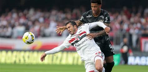 São Paulo e Corinthians empatam e miram decisões na Copa do Brasil