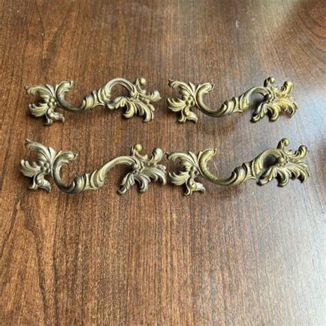 4 Vintage French Provincial Brass Leaf Antique Drawer Pulls 3 Center