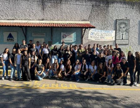 Unifor MG alunos do curso de Direito fazem visita à Associação de