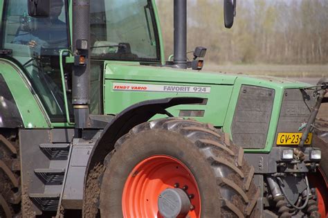 Fendt Met Fendt Vario Favorit Bouwland Bemesten Trekkerweb Nl