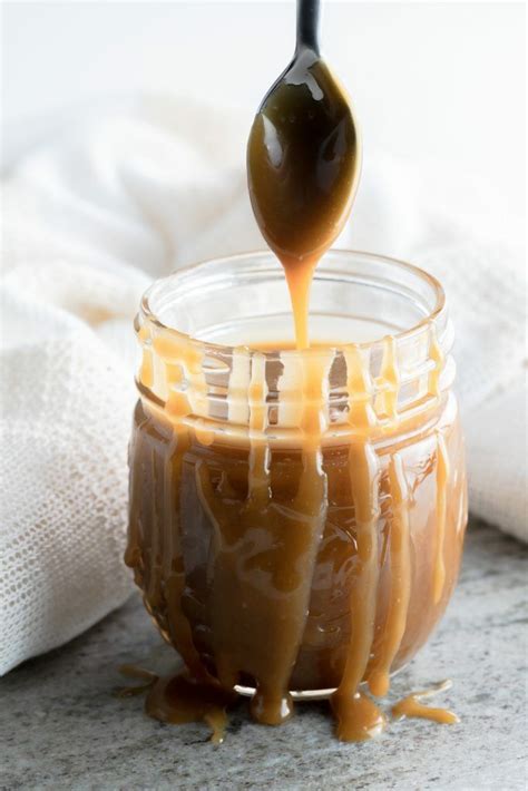 Butterscotch & Caramel Sauce Recipes {Roundup}