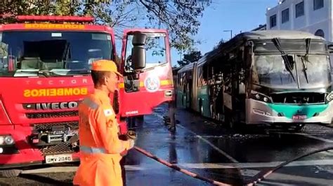 Nibus Move Metropolitano Pega Fogo Na Esta O Oiapoque No Centro De