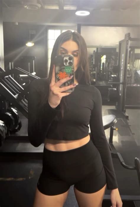 Another Workout Selfie : r/CathyKelley