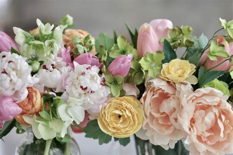 Real vs Artificial Flowers: Can You Tell the Difference? | Balsam Hill Blog