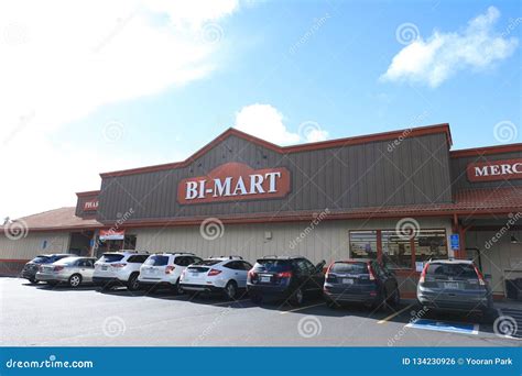 Bi Mart Convenience Store In Bend Oregon Editorial Photo Image Of