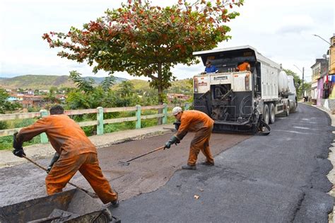 Timbaúba Prefeitura e Governo do Estado iniciam obras de recapeamento