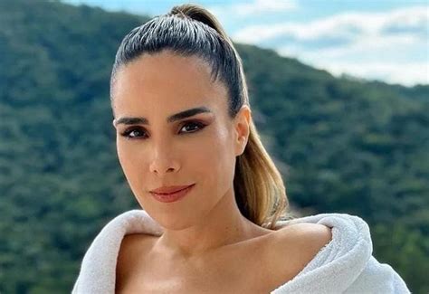 Sbt Tv Wanessa Camargo Emociona Ao Reencontrar A Fam Lia Veja O Momento