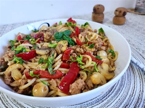 Paste Cu Legume Si Carne Tocata Farfuria Cu Gust Retete Culinare