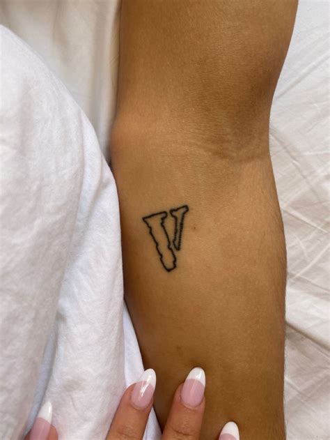 Vlone Tattoo A AP Rocky Tatuaje De V Tinta Para Tatuaje Tatuaje Texto