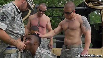 Militar Desnudo Y Soldado Mayor Se Folla A Un Recluta Gay Por Primera Vez XVIDEOS