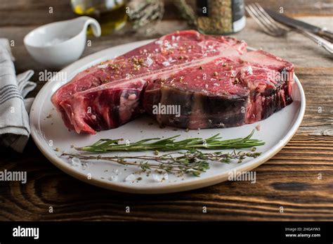 Porterhouse Steak Hi Res Stock Photography And Images Alamy