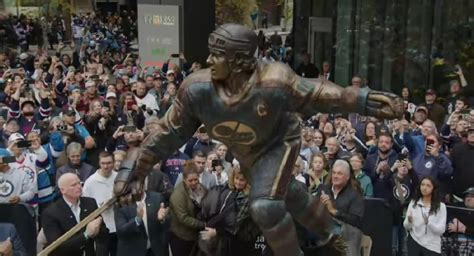 Winnipeg Jets unveiling of the Dale Hawerchuk statue and ceremony ...