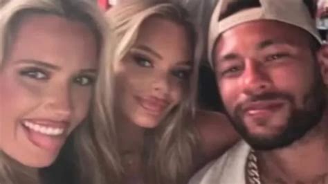 Neymar sofre duras críticas após curtir noitada pai e modelos E a