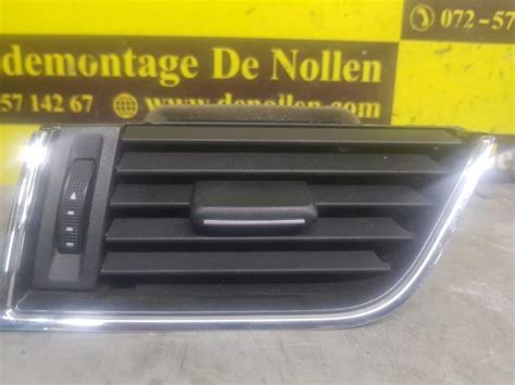 Grille aération tableau de bord Skoda Octavia 2 0 TDI RS 16V 5E0819701