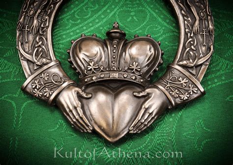 Celtic Claddagh Plaque