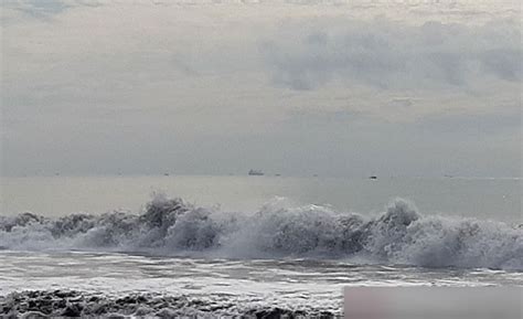 Gelombang Tinggi Hingga Enam Meter Berpotensi Terjadi Di Selatan Jawa