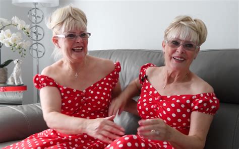 Identical Twins Wear Matching Clothes Every Day For 23 Years ⋆ Flag And