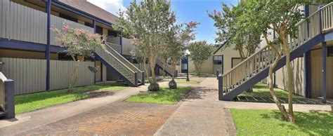 Lakewood Apartments Texas City - $899+ for 1 & 2 Bed Apts