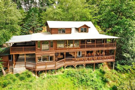 Tennessee Treasure 10 Bedroom Cabin Rental Cabins In Gatlinburg Tn