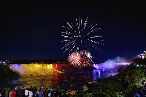 Fireworks over Niagara Falls | Niagara falls, Fireworks, Victoria park