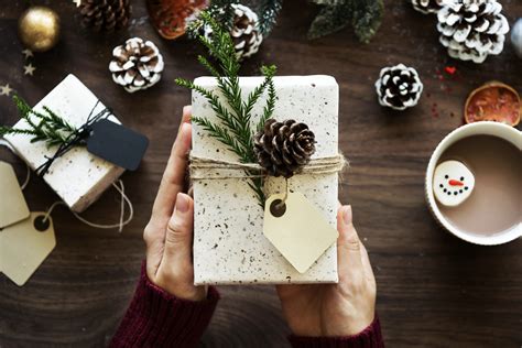 Top Gifts for Business Travelers: 2019 Edition : Best Gifts